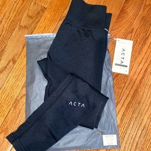 ACTA seamless leggings, NWT!